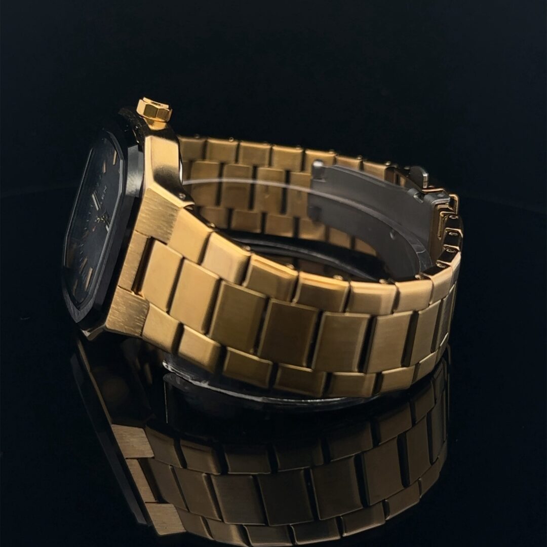 551678b.jpg