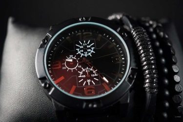 closeup-shot-of-a-men-s-elegant-wristwatch-and-bra-2023-11-27-05-03-04-utc.jpg